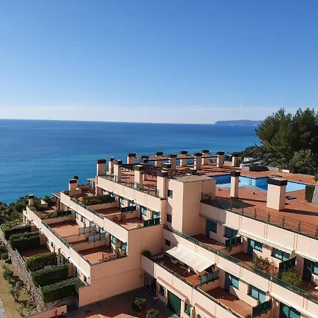 Beautiful Holiday In With Swimming Pool Holiday home