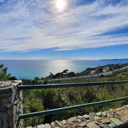Beautiful Holiday In With Swimming Pool Varazze