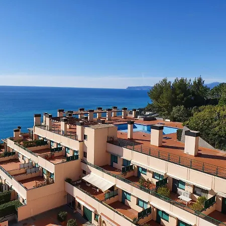 Beautiful Holiday In With Swimming Pool Holiday home *